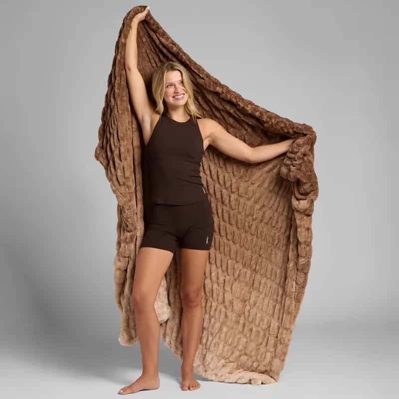 Ultra-Soft Plush Dreamer Blanket – Oversized Stretch Blanket for Bed, Couch & Year-Round Comfort